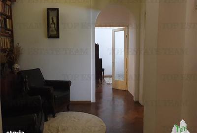 Apartament cu 2 camere decomandat, mobilat în Central
