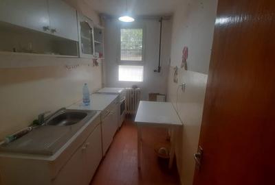 Garsonieră decomandată în Drumul Taberei