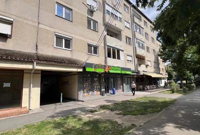 Apartament cu 3 camere semidecomandat în Micro 16