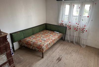 Casă cu 4 camere cu Teren 1000 Mp în Brezoaele - 1