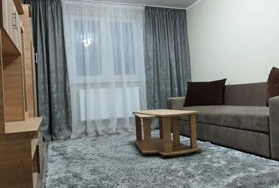 Apartament cu 3 camere semidecomandat, mobilat în Circumvalațiunii