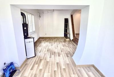 Casă cu 3 camere semidecomandat în Aurel Vlaicu