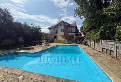 Duplex cu 10 camere cu Piscina în Iancu Nicolae