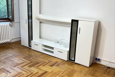 Apartament cu 2 camere decomandat în Berceni