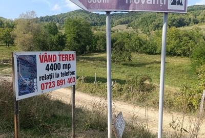 Teren de 4400 mp, în Poșta Câlnău