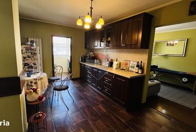 Apartament cu 3 camere în Dragoș Vodă