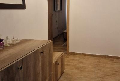 Apartament cu 2 camere decomandat în Păcii