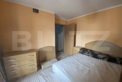 Apartament cu 3 camere semidecomandat în Cugir