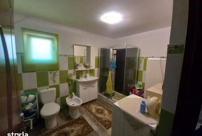 Casă cu 5 camere cu Teren 900 Mp în Central