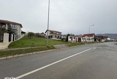 Teren de 1000 mp, în Central - 1