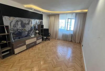 Apartament cu 3 camere decomandat în Rahova