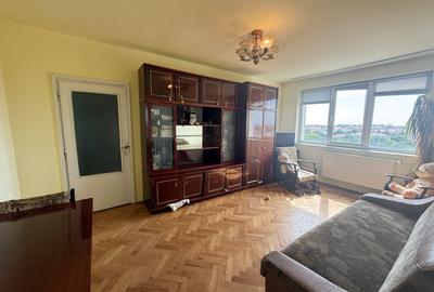Apartament cu 3 camere semidecomandat în Girocului
