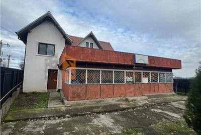 Casă individuală cu 4 camere cu Canalizare în Unguriu - 1