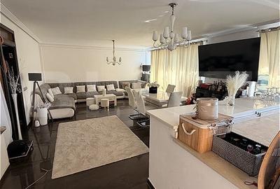 Apartament cu 3 camere semidecomandat, mobilat în Florești