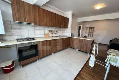 Apartament cu 2 camere semidecomandat, mobilat în Florești