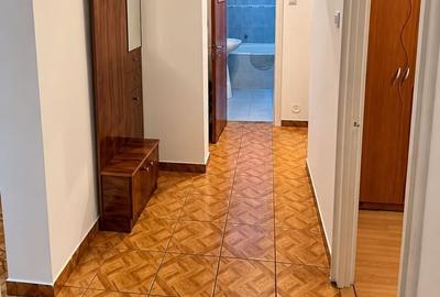 Apartament cu 3 camere decomandat în Pantelimon