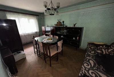 Apartament cu 3 camere decomandat în Calea Dumbrăvii