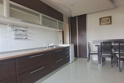 Apartament cu 3 camere decomandat în Lacul Tei