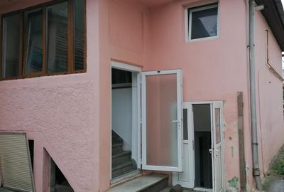 Casă cu 3 camere cu Canalizare în Craiter