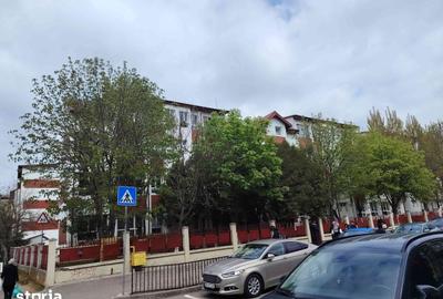 Apartament cu 3 camere decomandat în Micro 11 - 19