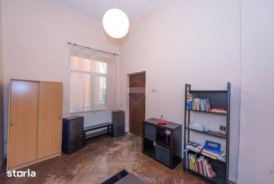 Apartament cu 3 camere semidecomandat în Parcul Carol