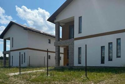Casă cu 4 camere cu Teren 300 Mp în Câmpenești - 3