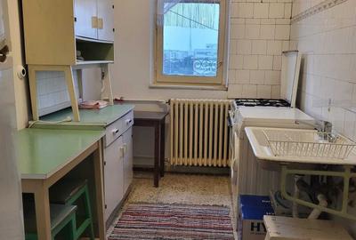 Apartament cu 2 camere decomandat în Drumul Taberei