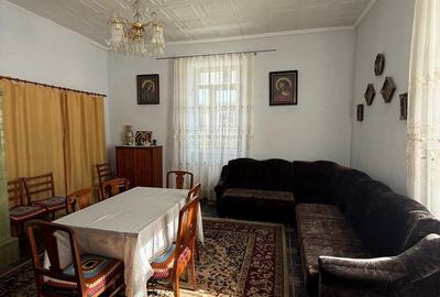 Casă cu 4 camere în Bran