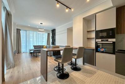 Apartament cu 3 camere decomandat, mobilat în Central