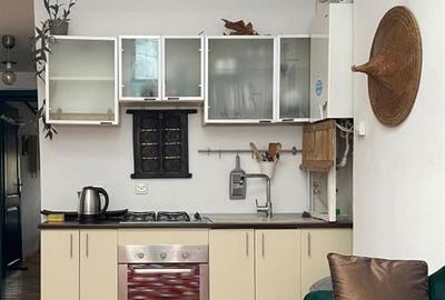 Apartament cu 3 camere semidecomandat în Cotroceni