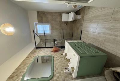 Casă cu 5 camere cu Teren 550 Mp în Sânmihaiu Român