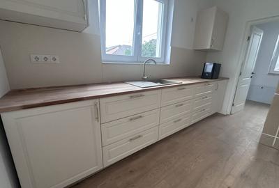 Duplex cu 4 camere cu Canalizare în Est - 1