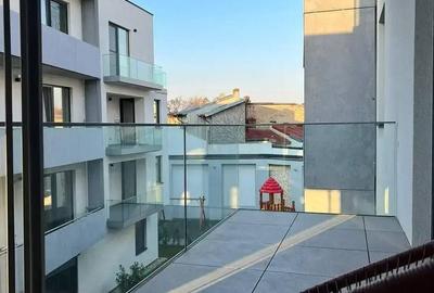 Apartament cu 3 camere în Parcul Carol - 5