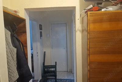 Apartament cu 3 camere semidecomandat în Central - 1