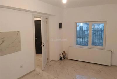 Casă cu Teren 300 Mp în Central