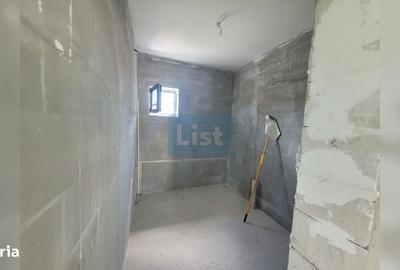 Casă cu 3 camere în Grivița