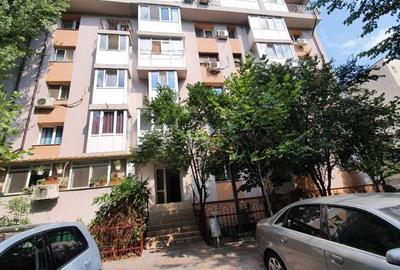 Garsonieră decomandată în Vitan - 5