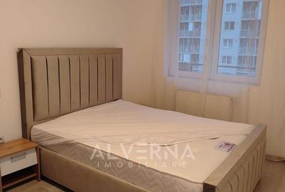 Apartament cu 3 camere semidecomandat, mobilat în Iris