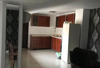 Casă individuală cu 9 camere cu Canalizare în Tineretului - 10