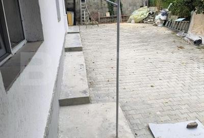 Casă cu 2 camere cu Teren 274 Mp în Central