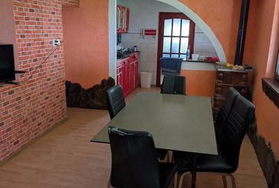 Casă cu Teren 1098 Mp în Central - 1