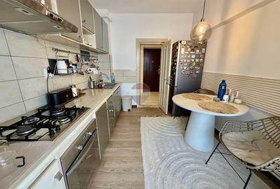 Apartament cu 3 camere decomandat în Brăilei