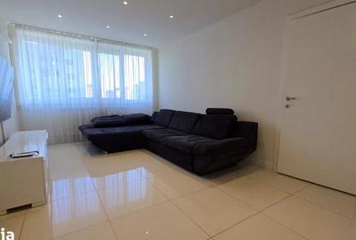 Apartament cu 3 camere semidecomandat, mobilat în Titan