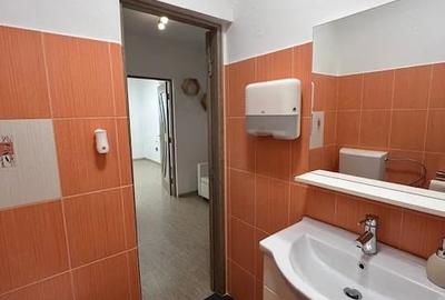 Spațiu comercial, de 45 mp, în Central - 3