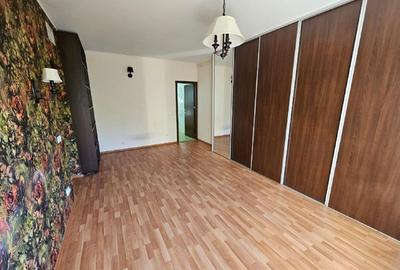 Casă individuală cu 5 camere cu Teren 200 Mp în Central - 12