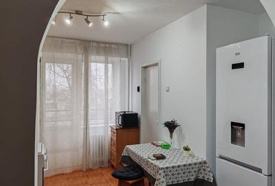 Apartament cu 3 camere semidecomandat în Cantemir - 1