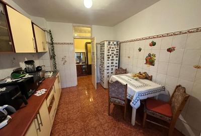 Apartament cu 3 camere decomandat în Cornitoiu - 1