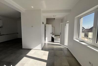 Casă cu 4 camere cu Teren 200 Mp în Curtești - 1