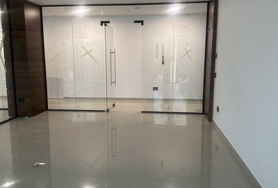 Spațiu comercial, de 123 mp, în Central - 5