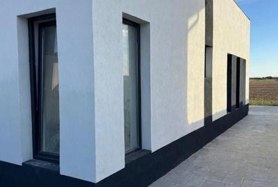 Casă cu 4 camere în Vidra